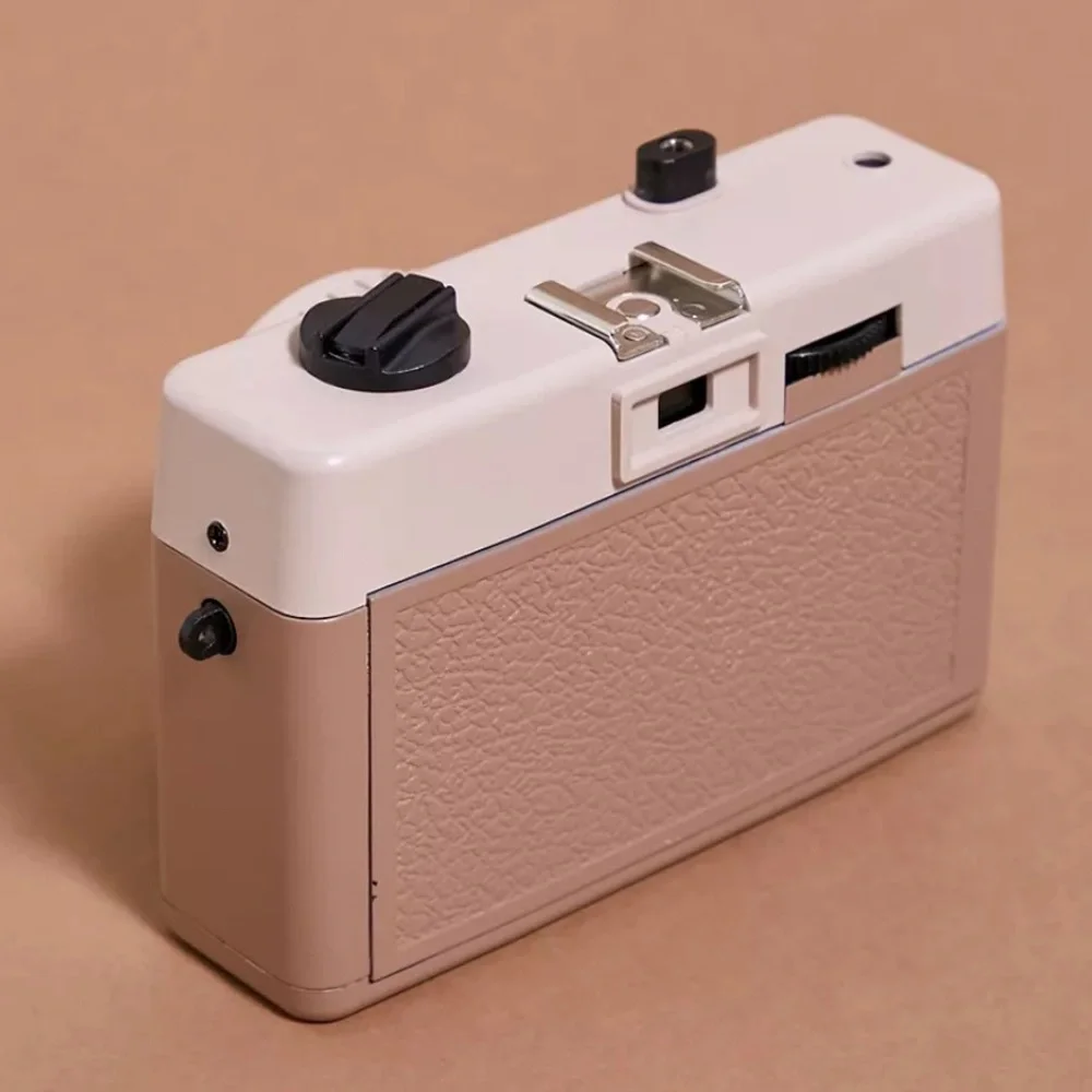 Retro Holga UO Exclusive 135BC Plastic 35mm Camera